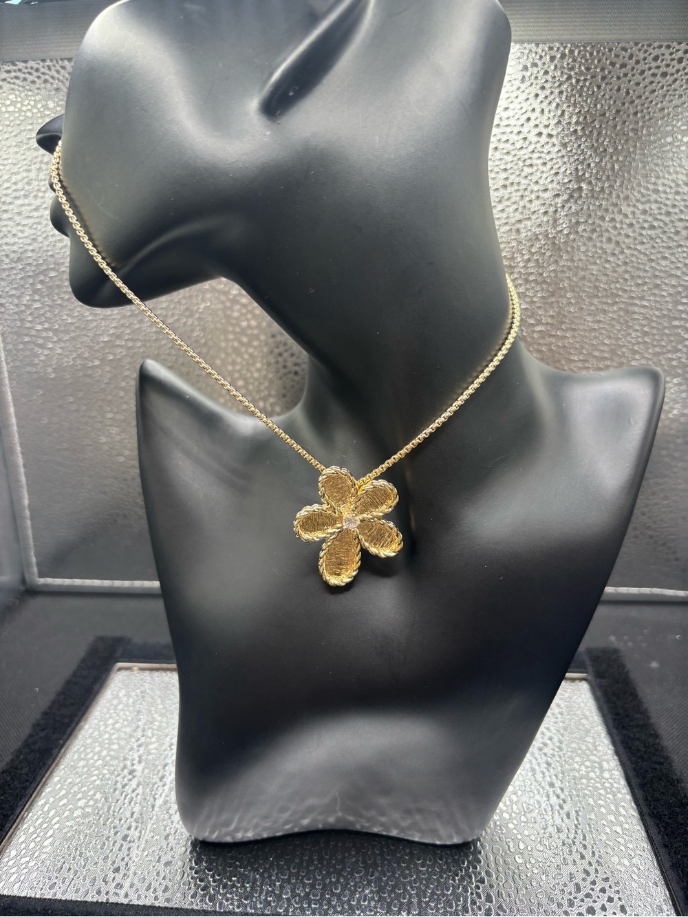 Gold Flower Pendant Necklace - Women's Jewelry - Picture 3 of 5
